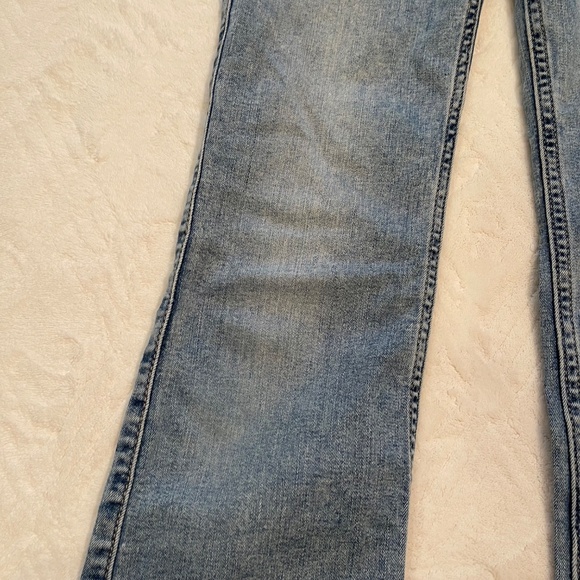 Abercrombie Kids faded jeans Low Rise Boot Size: 11/12 Long - Picture 3 of 6